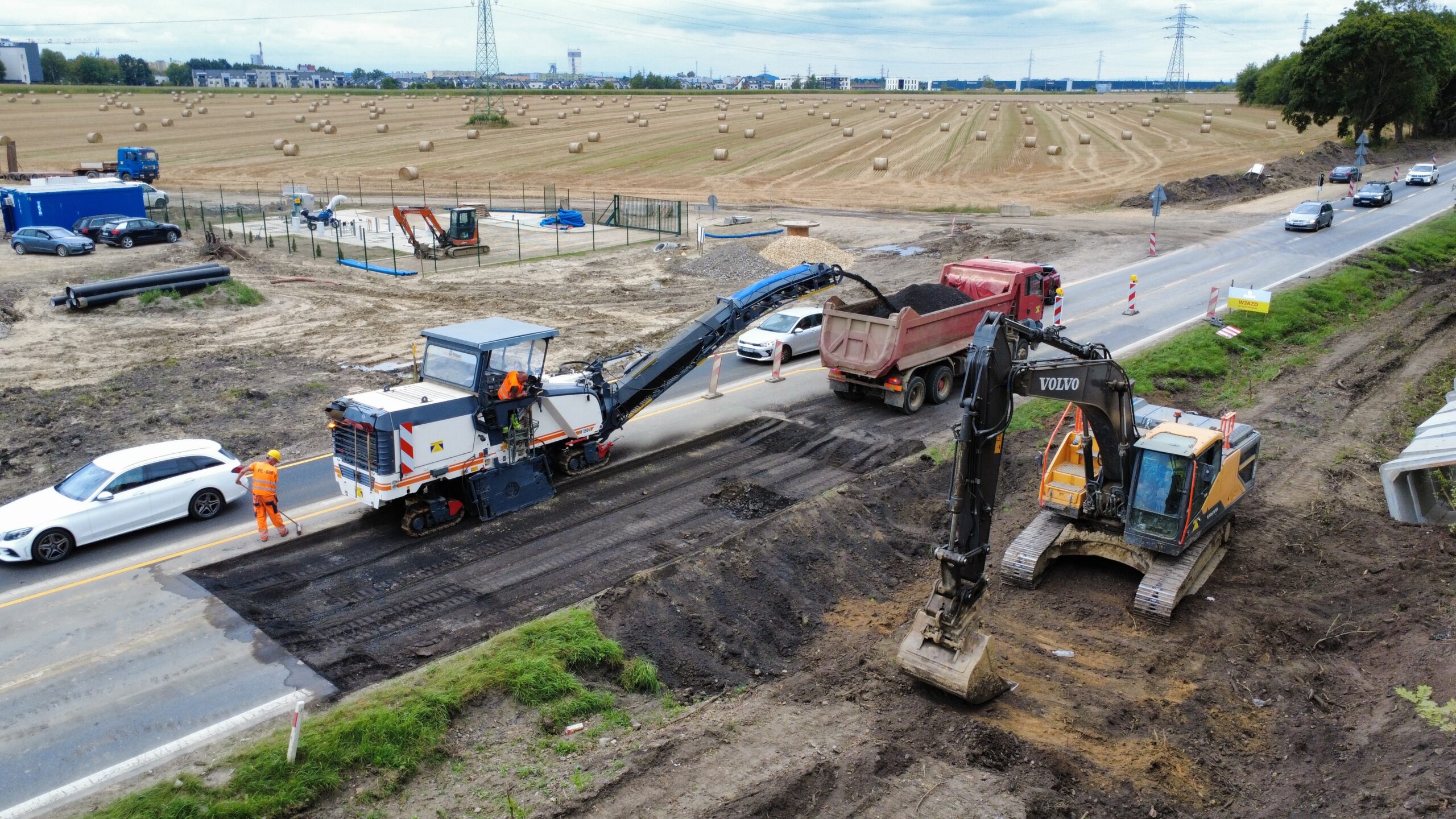 Frezarka drogowa wynajem , Usługi frezowania dróg Frezowanie gliwice, Frezarka na wynajem śląsk , frezowanie nawierzchni asfaltowych w gliwice ,